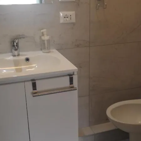 Minihouselarissa Diverona *