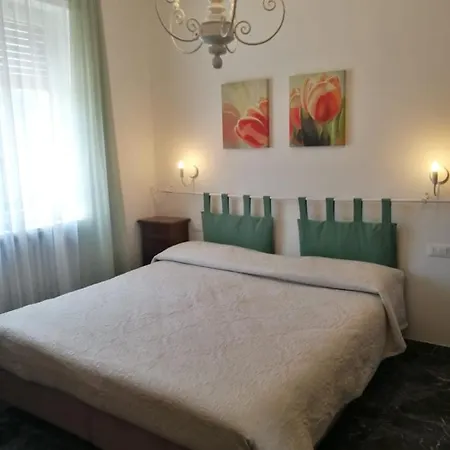 Minihouselarissa Diverona * Verona