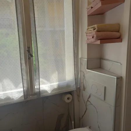 Minihouselarissa Diverona *