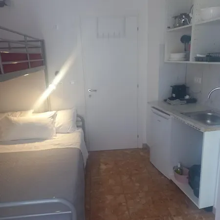 Guest house Minihouselarissa Diverona
