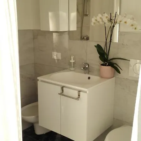 Minihouselarissa Diverona Guest house Verona