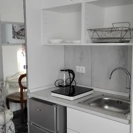 Minihouselarissa Diverona *